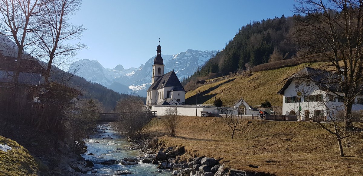 SebbiLebga's tweet image. Taking a break from skiing