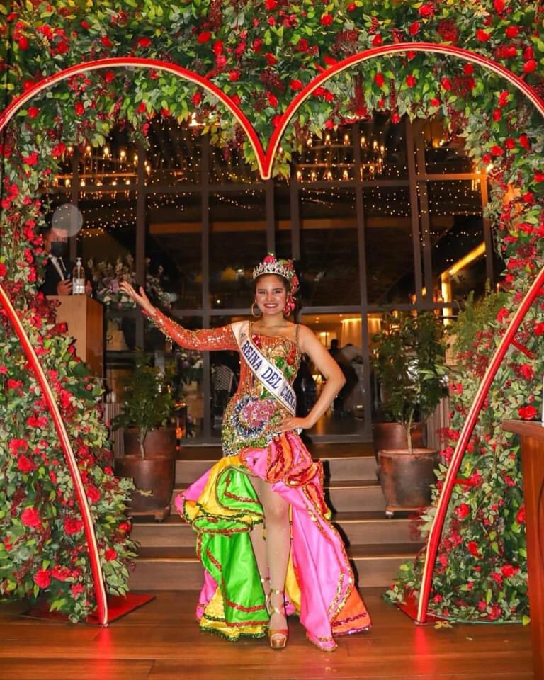AcibaBogota's tweet photo. @lindaolivella16 reina del @Carnaval_SA en Bogotà en su visita a la zona T invitando a participar en el carnaval de Barranquilla del 26 al 29 de marzo. @SecCulturaBaq @Carnaval_SA @alcaldiabquilla https://t.co/rPLsXEdpQE