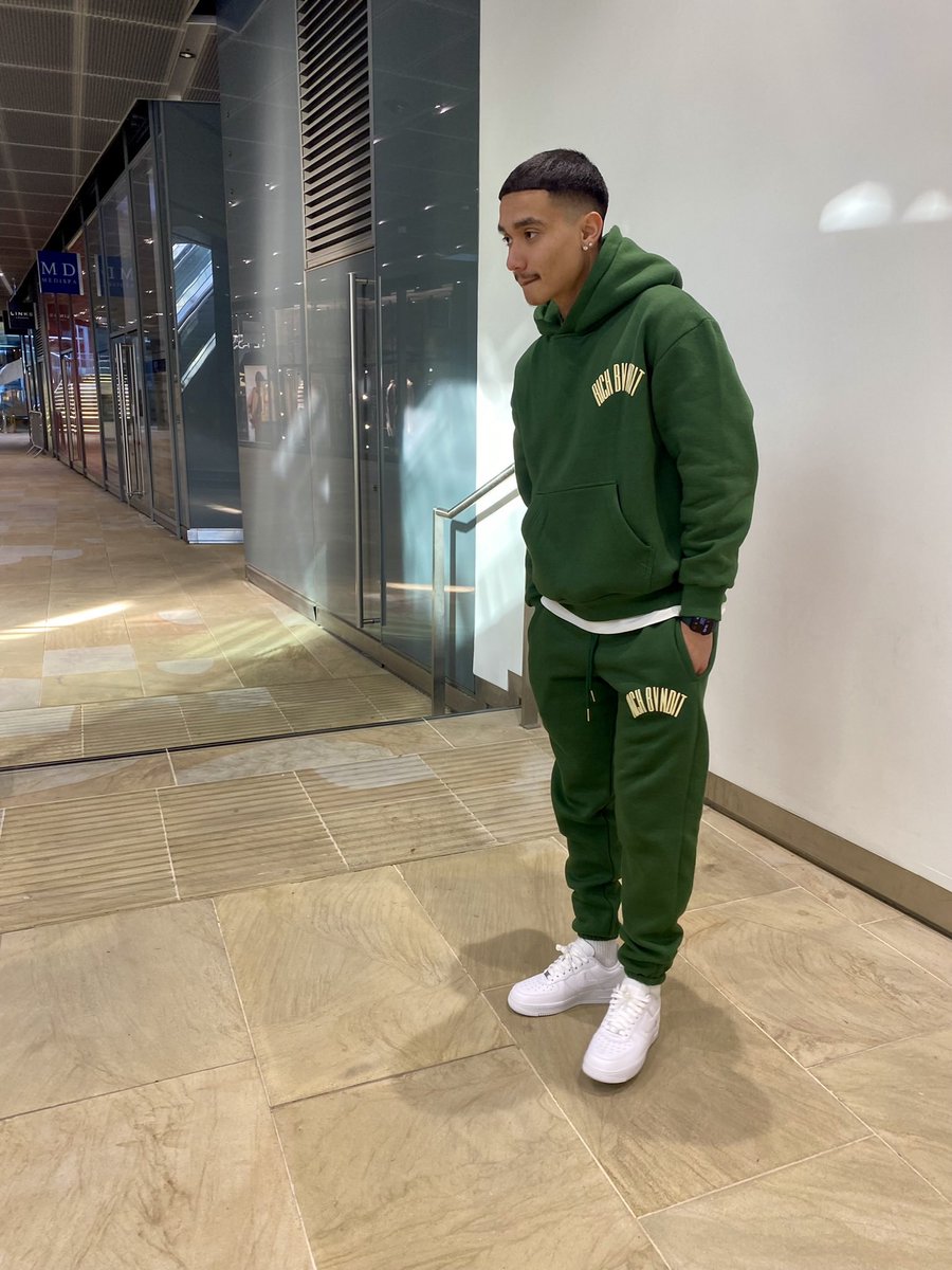 NesetJr's tweet photo. i like green https://t.co/Uj3uGPxz2q