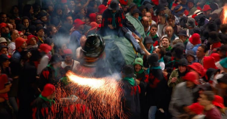 🔴 #DIRECTE
Per tancar avui @00Pique ens recomana les seves #FestesPopulars catalanes preferides! 😍 Entre elles <a href="/lapatum/">La Patum</a>, <a href="/firatarrega/">FiraTàrrega</a>, <a href="/lessantesmataro/">Les Santes Mataró</a> i més! 

👀 Quines són les vostres? Com les 'queeritzeu'? (Us llegim) 🌈 

➡️ Ara a <a href="/OrgullRadio/">ORGULL.cat</a> orgull.cat/onair ⬅️