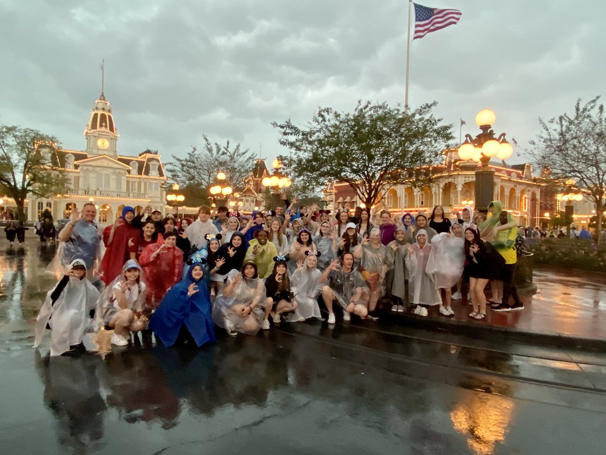 cywoodschoir's tweet photo. Rainy Magic Kingdom day!!! ๐ชโ๏ธ #cywoodschoir #whereismyticket #whereismyumbrella #imbuyingcrocs https://t.co/uMToQLwuKT