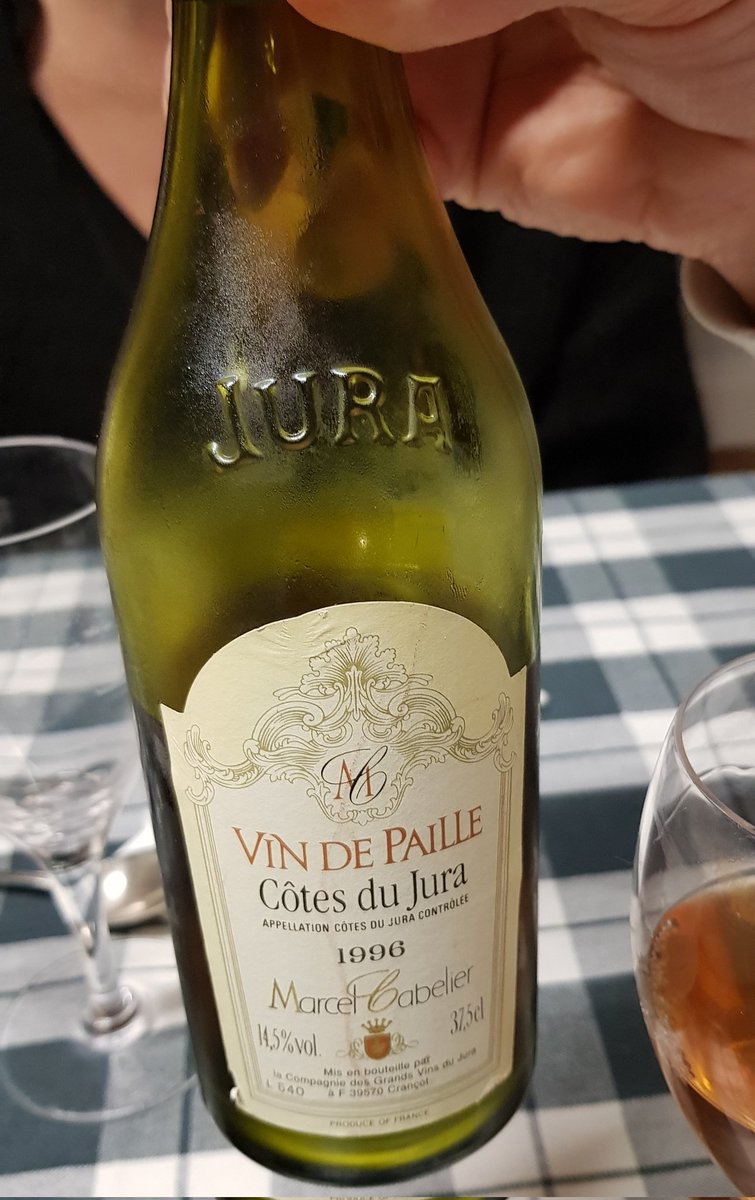 CatMo0105's tweet photo. Avec le dessert. Un sublime #VindePaille #CĂŽtesDuJura #Jura
1996
Pour #FilleN1 đđâ€
@HISTOIRE_DU_VIN https://t.co/nVAjFJ036E