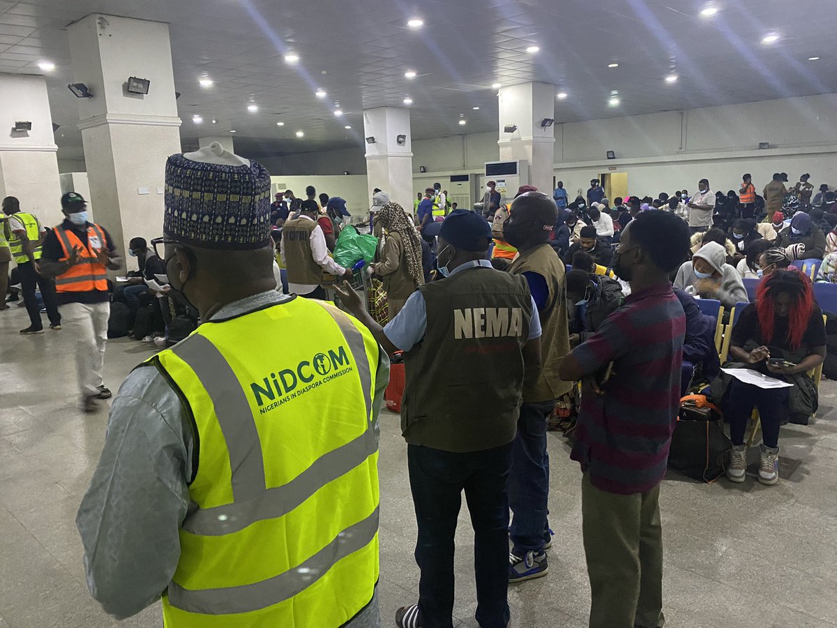 nidcom_gov's tweet photo. BREAKING:
EVACUATION:
Evacuation Flight AZM2351 @AzmanAir Nigerians from Budapest, Hungary arrive at the Nnamdi Azikiwe Int’l Airport today, Saturday, 12h March 2022 at 8:50 PM local time, the majority of which are the #SumyStudents from Ukraine.
@NigeriaGov
#Nigeriansinukraine https://t.co/yKnPRRwlEb