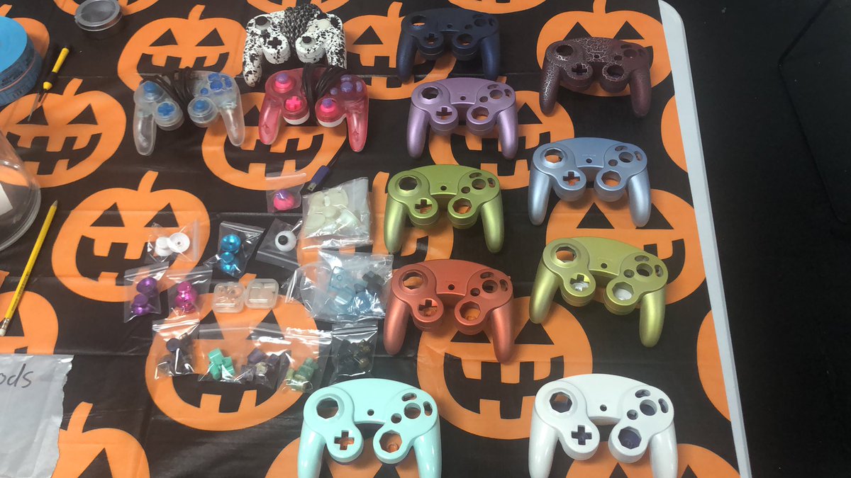 StandOutGC's tweet image. Pull up and get first dibs on shells! Jump in on the raffle to win this controller! @Moonwalkmods