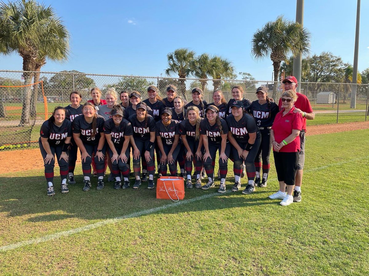UCMJensSoftball's tweet photo. It was a wonderful trip to Florida🏝!! Thank you to all the parents and fans that made the trip with us. Especially former UCM professor Dennis and Dorothy Anderson. Now it’s time for conference play this weekend against @gorilla_softball and @moso_softball ❤️🖤🐴🤘🏼#GRIT https://t.co/QLf87iPCqF