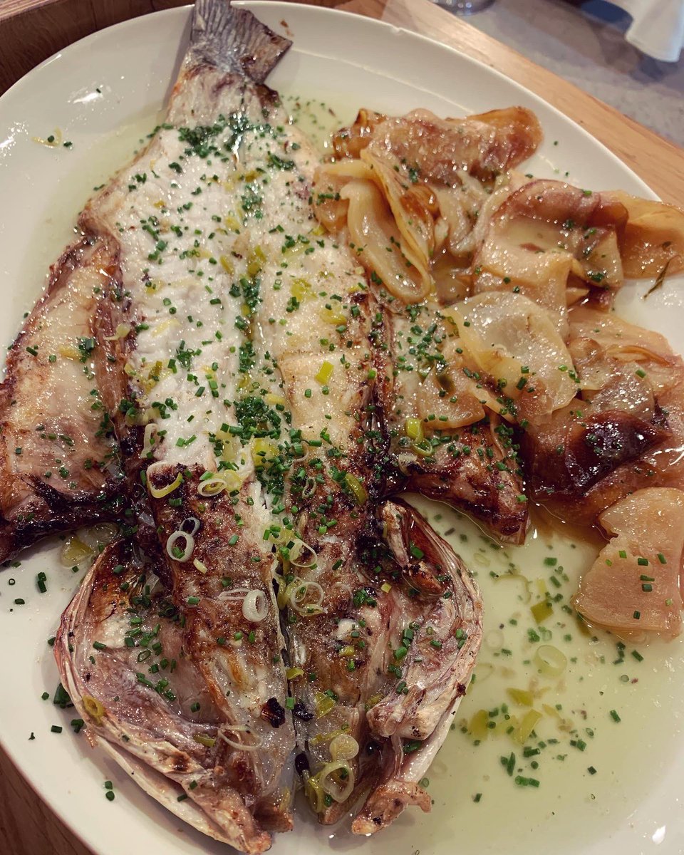 La pasión de <a href="/miguelcobochef/">Miguel Cobo</a> sigue siendo una de sus señas de identidad. Es maravilloso escucharle hablar y comprobar que sigue con la misma energía a pesar de dos años de infierno. Nuevas aventuras está a punto de vivir. ¡Mucha suerte Miguel! 

#CoboEstratos #gastronomia #Burgos