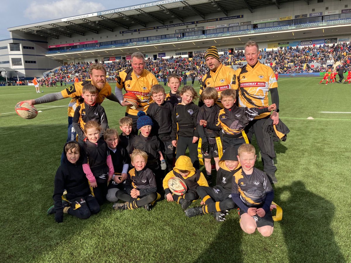 KJC88's tweet photo. @AndrewRBSmith @finsmithh @WorcsWarriors @WarwickRugby And inspiring our U7s U8s and U9s from @ShipstonMandJs Thank you! https://t.co/EfVRaMZJhS