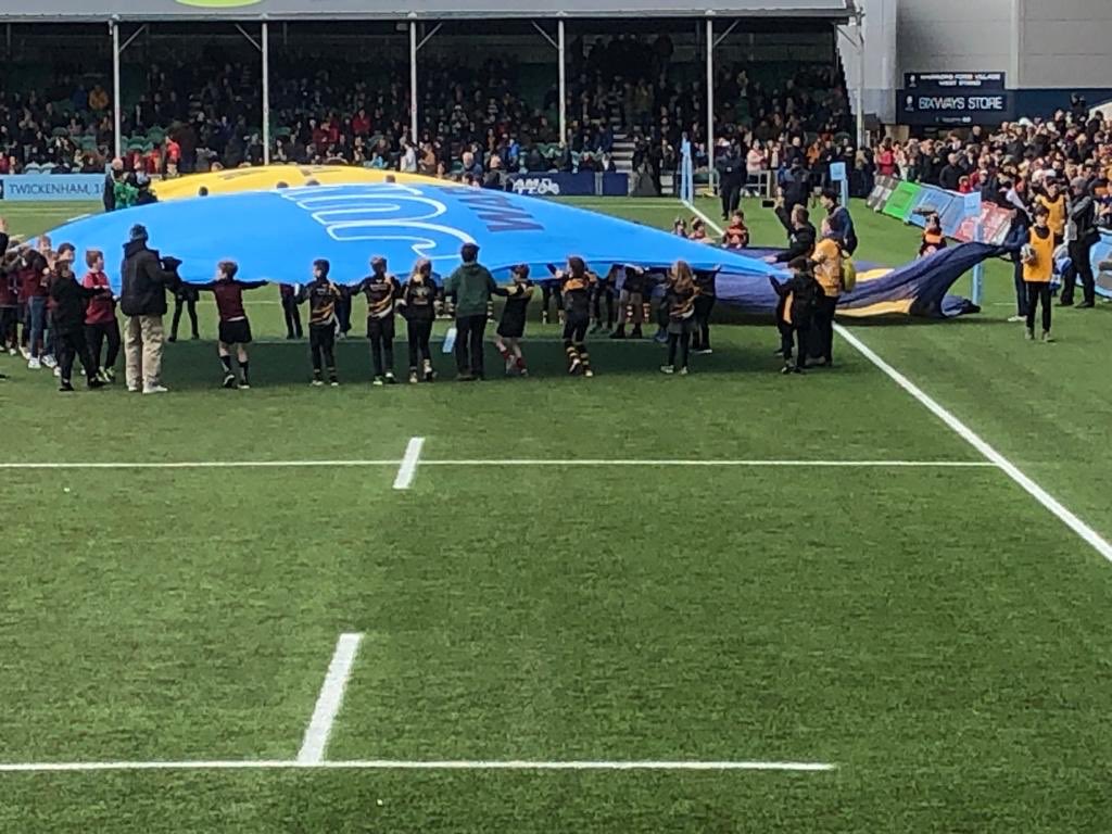 KJC88's tweet photo. @AndrewRBSmith @finsmithh @WorcsWarriors @WarwickRugby And inspiring our U7s U8s and U9s from @ShipstonMandJs Thank you! https://t.co/EfVRaMZJhS