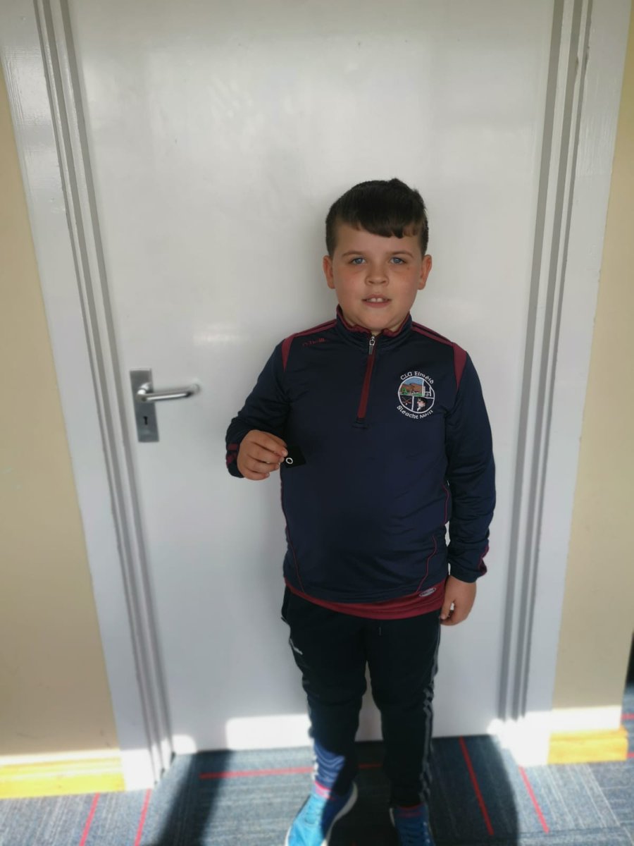GACSlaughtneil's tweet photo. Bhí bronnadh an Fháinne againn ag an chlub inniu. Fuair cuid daoine bonn cúpla focal, fáinne airgid &amp; fáinne óir.
We had Fáinne presentations today at the club today. We had some cúpla focal badges, gold and silver Fáinne presented. https://t.co/LjI4E2FcLC