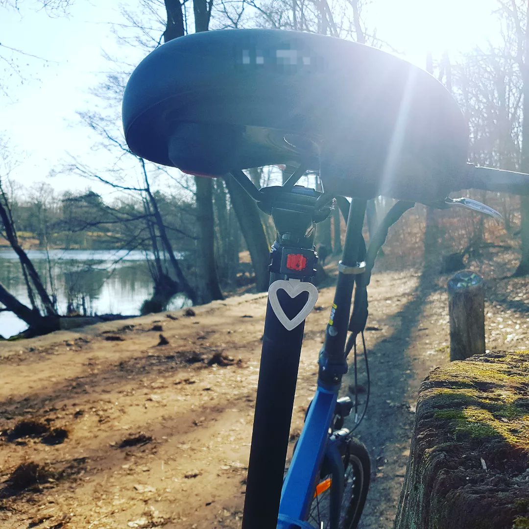 bikeygees's tweet photo. #onedayholiday 😎🚴♀️😍 #cyclingisfreedom 💙💛☮ #krafttanken 🏕🌿😎 #waitingforspring 🐥💜 #radfahrenhilft 💪🏾🚴♀️🤘🏼 https://t.co/5H35Z2LhVe