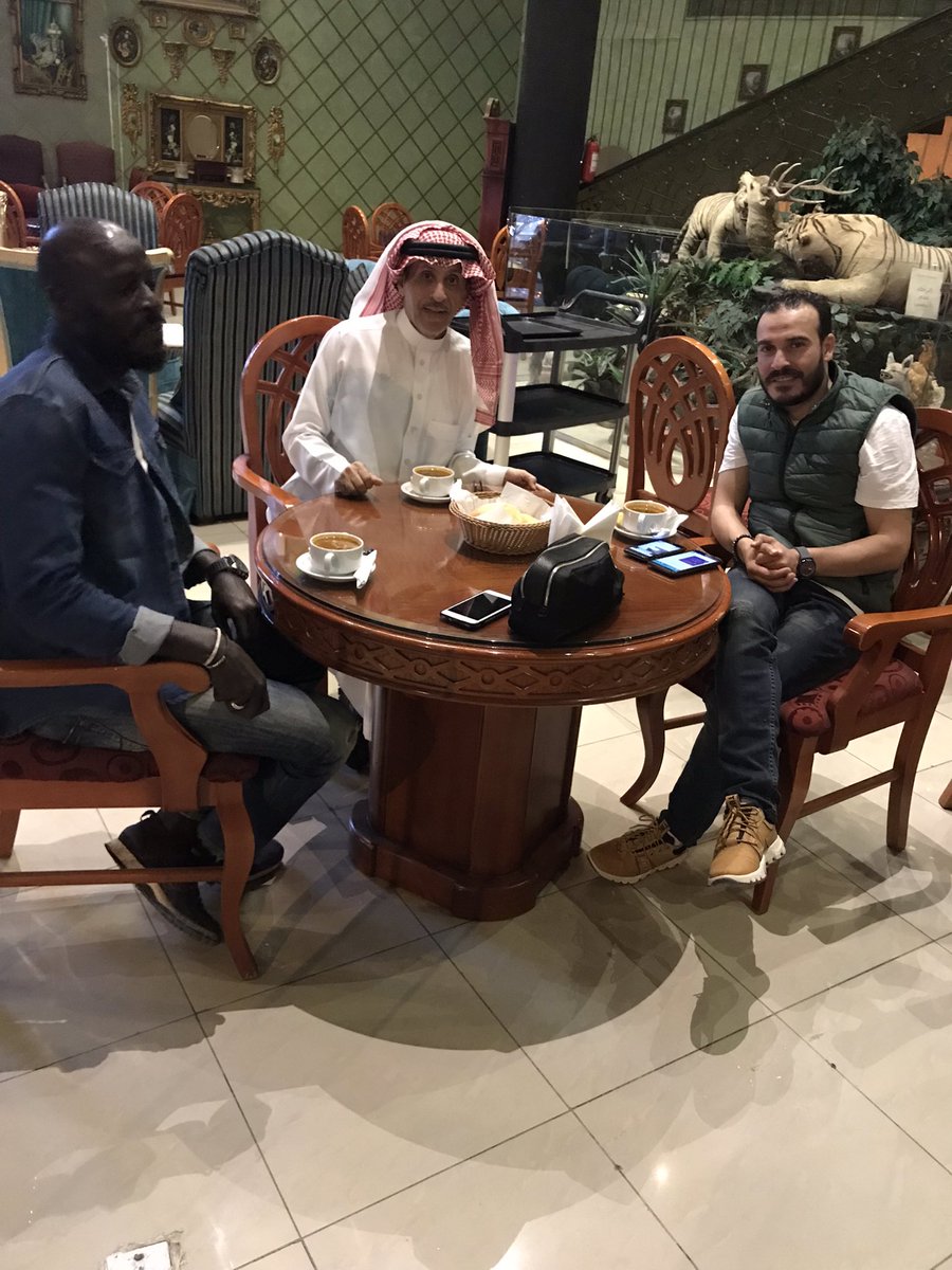 AliKuemkh's tweet photo. التقيت هذا المساء باأخي من الاردن الشقيق كابتن خالد سعد وأخي من المغرب كابتن مراد عزام في زيارة خاصة واهلا بهم وسهلآ مدربين يستاهلون الحفاوة https://t.co/TjSeOn9jLX