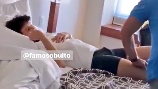 TheFamousBulges's tweet photo. Sebastián Yatra bulge 🍆 https://t.co/KKM84EBwAD