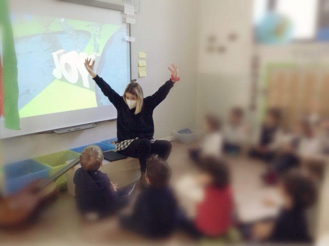 Spread Joy like a fountain, it is what we need right now. We hope the best and peace for the new generations. 
#kindness #peace #JOY #future #newgenerations #school #internationalschool #internationalteacher #Milan #Italy #StopWar