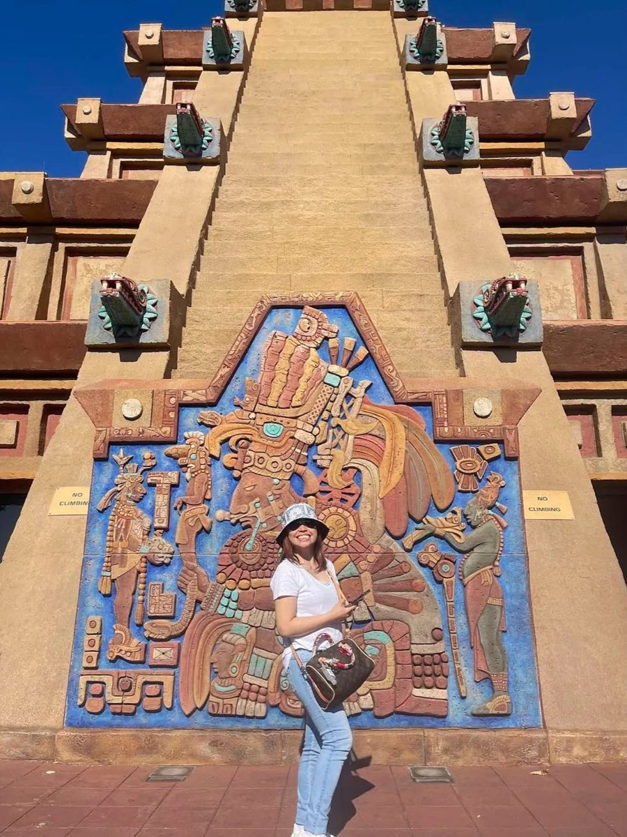 iMissChelleM's tweet photo. Photodump 😊 📍🇨🇳🇲🇽🇨🇦🇮🇹 #EPCOT #worldshowcasepavilion #WaltDisneyWorld https://t.co/ZiLsFysKLC