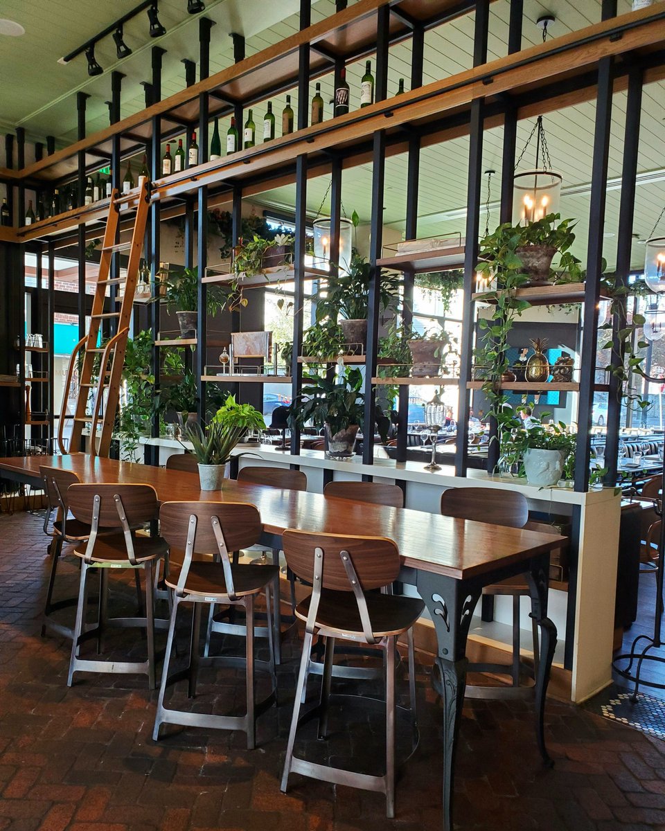 Stopover fans -looking for brunch tomorrow? Try <a href="/EmporiumSav/">The Emporium</a> inside the <a href="/PerryLaneHotel/">PerryLaneHotel</a>  - the official VIP hotel of Savannah Stopover!