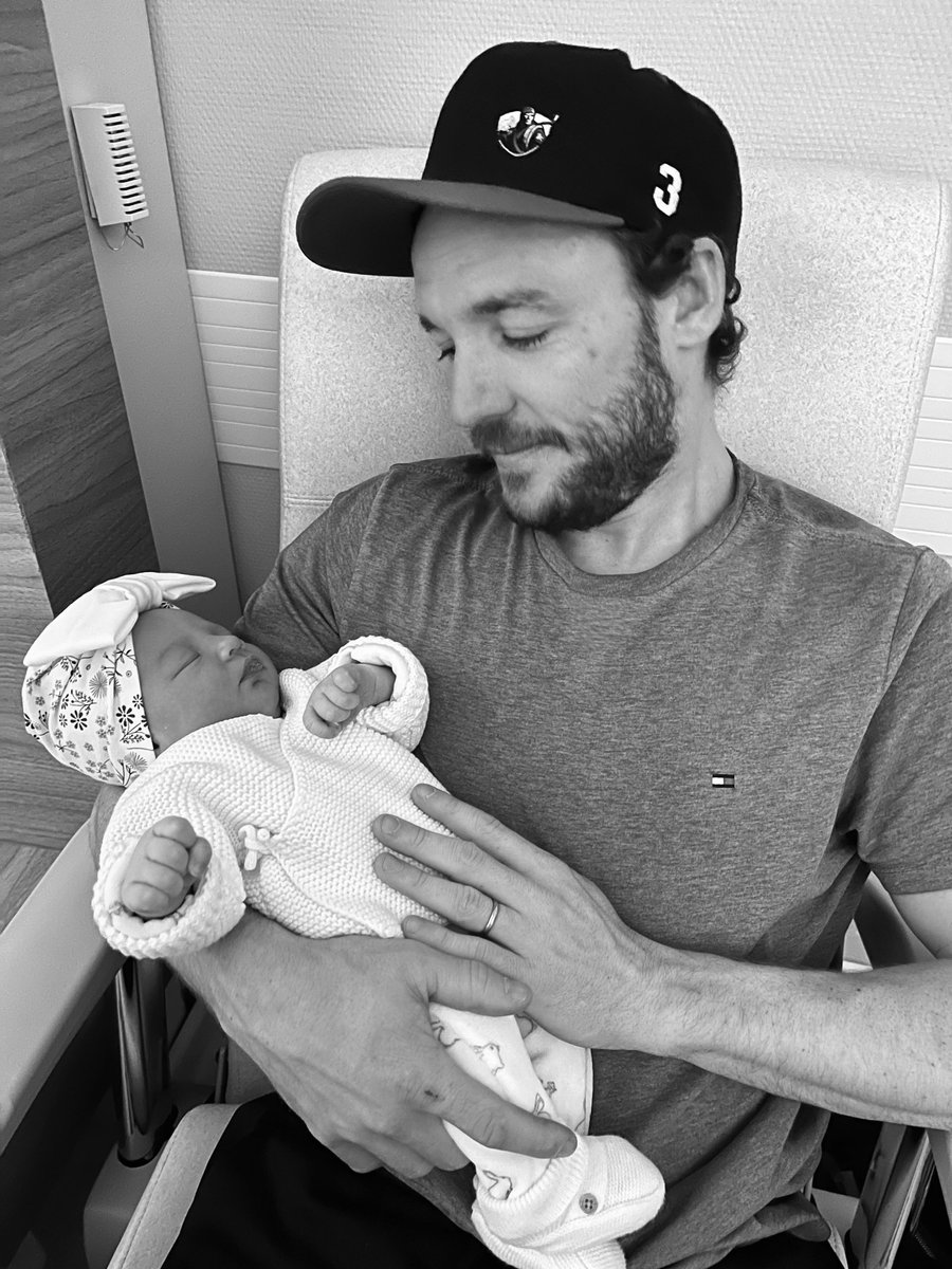 👶 #BABY_PIONNIERS 👶

😍 Quelle merveilleuse nouvelle ! 

Nous avons le plaisir d'annoncer la naissance du 3ème enfant de notre capitaine ! Nous félicitons Clément et sa femme Magaly pour cette nouvelle arrivée !

Bienvenue à Hermione dans la grande famille des Pionniers 😍