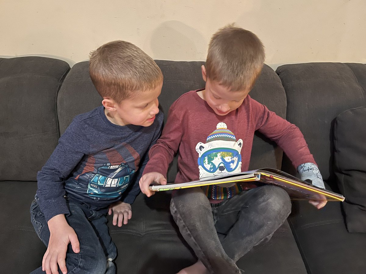 March Reading Challenge! Read to your brother! #getCCSDReading <a href="/RMMooreMedia/">Wendy Landry</a>