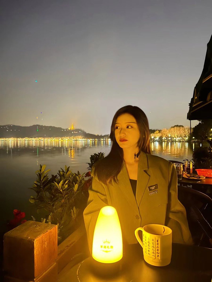 xiaoduola1998's tweet photo. 远离负能量，不想与幼稚的人相处 https://t.co/P7sPgxhnYP