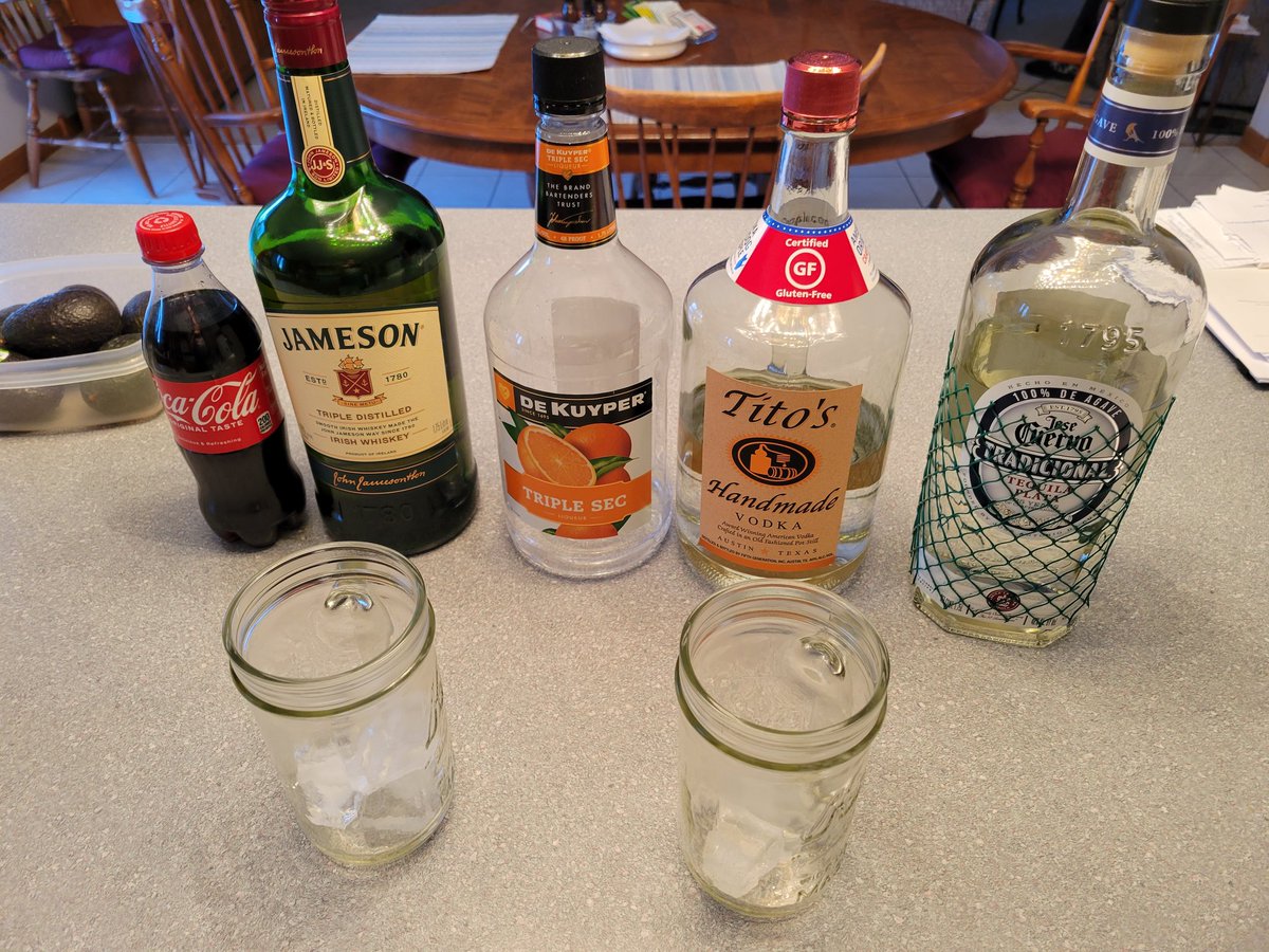 BDunnChiSox1's tweet photo. Time to make some One and Done drinks to celebrate Daylight Savings Time! #108ing #anyreason #willdo https://t.co/f1y2k9pqXR