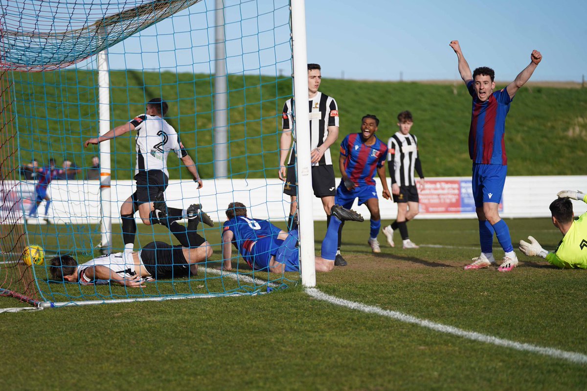 MaldonTiptreeFC's tweet photo. A first Jammers goal for @GeorgeWinn3 👏🏼
📸 | @RoyWarner5
#Jammers 🍓 #MALDER https://t.co/x1cQiKckWZ