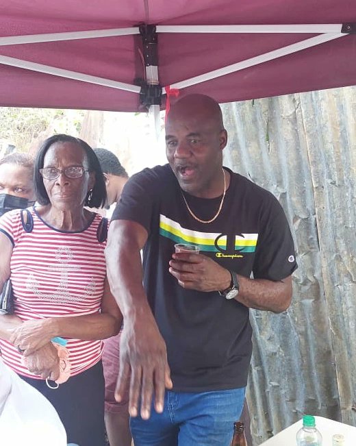 EasternJlp's tweet photo. Faliz Grave Digging.
#davebrown
#HomerDavis
#DevonBrown
#family
#easternhanoverja
#onefamilyonegoal
#support
@HomerDavisJM https://t.co/auqUcYTAyI