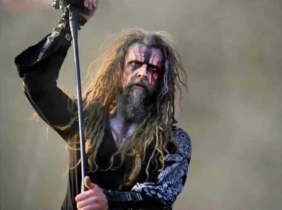 NYounker's tweet photo. Rob Zombie touring during rehab or William Wallace after fighting the Brits? 

🤘Braveheart World Tour 2021🤘 https://t.co/t4jpAwKBha