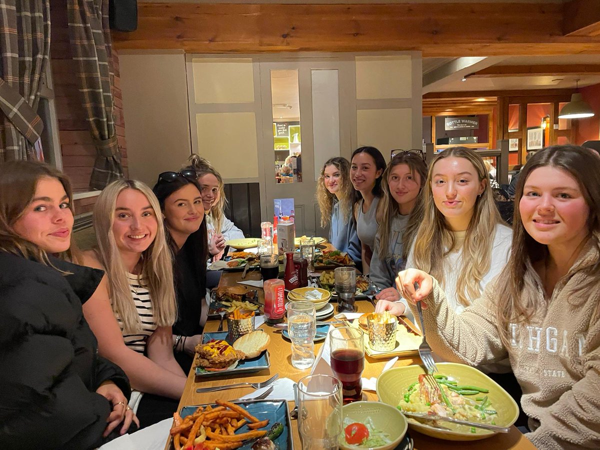 yarmgirlsgames's tweet photo. Our U19s have arrived and are getting some food in before tomorrows Netball National Finals 🏐🐦
#TeamYarm @YarmSchool #LetsGo https://t.co/kzbXBun0by