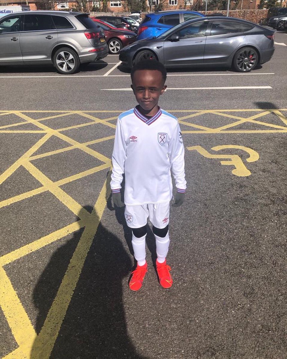 MultiBallers's tweet image. Our U7 baller @MultiBallers playing his first match for premier league side West Ham Pre-Academy against Southampton Pre-Academy watch out for this boy. Massive well done.🔥🔥

#believetoachieve