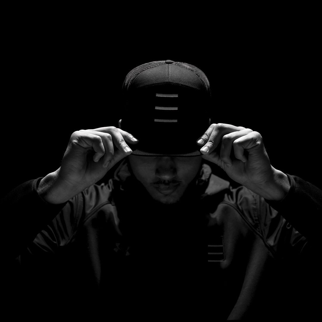 ThriceCold's tweet image. Dress Like A Champion, Play Like A Champion.