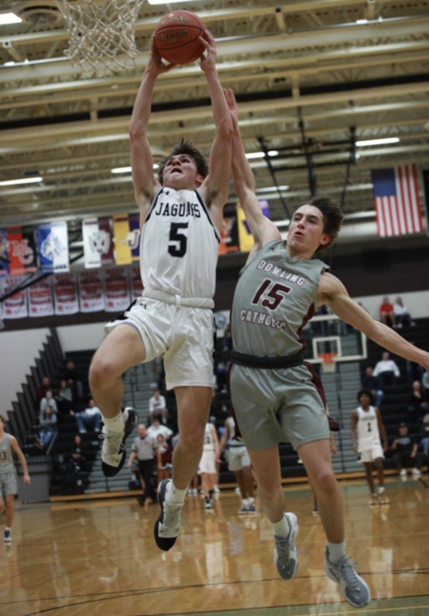 Congratulations to Caden Kelling for being selected to the CIML Iowa All Conference 1st Team!! 

He broke school records for steals in a game/season/career! Thank you for your contributions to the program and we wish you the best of luck in your future endeavors!