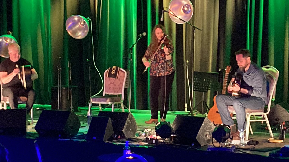 DavidRea5001's tweet photo. @GlenINECArena @niamhnicharra Killarney’s finest #supportlivemusic https://t.co/qbSgbIlpds