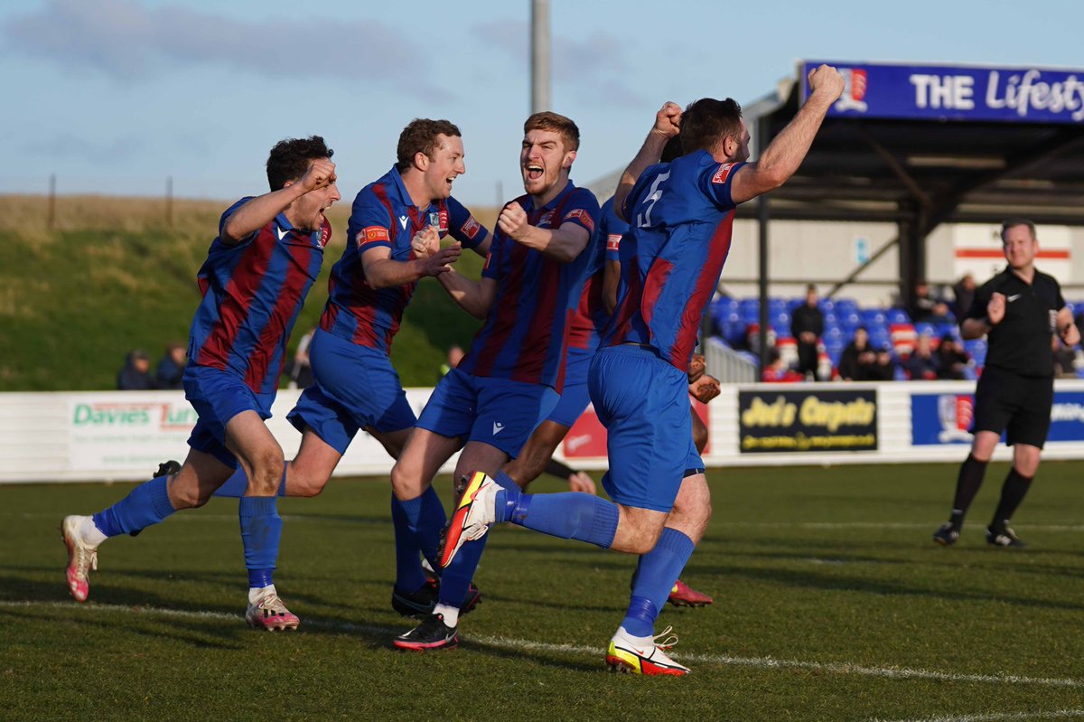 MaldonTiptreeFC's tweet photo. It went in, in the end… 😉
A first Jammers goal for @JoeyTurpin
📸 | @RoyWarner5
#Jammers 🍓 #MALDER https://t.co/LuewIZhFlh