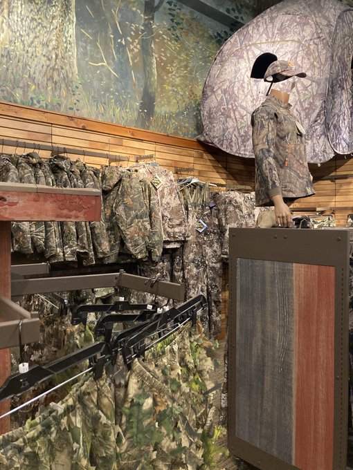 売り物なくて草 