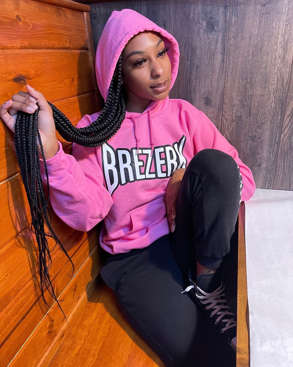 lovelylauryn123's tweet photo. RealChill💗🖤
#NaturalAf https://t.co/3g7WOlgHym