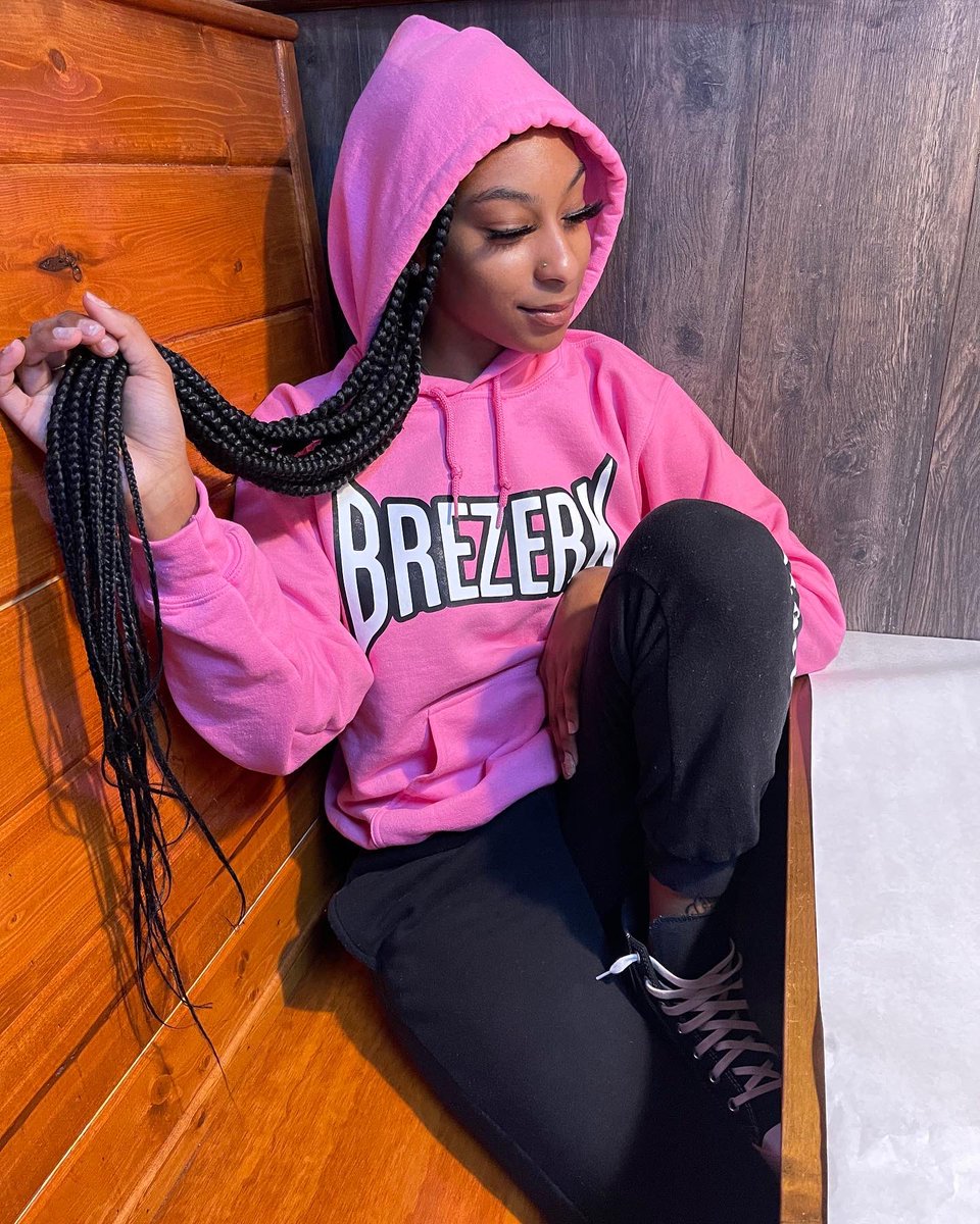 lovelylauryn123's tweet photo. RealChill💗🖤
#NaturalAf https://t.co/3g7WOlgHym