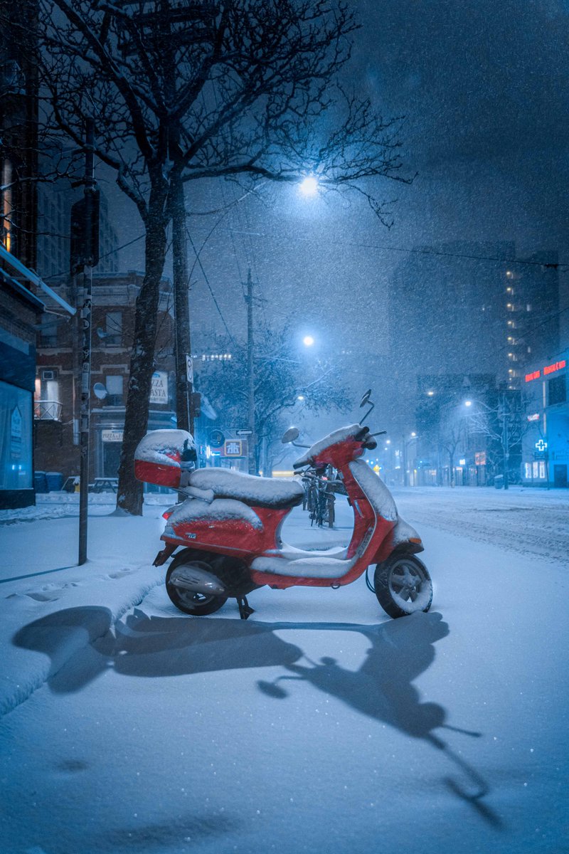 0xunix's tweet photo. Dark Freeze AirDrop ๐ฅถ
Let's Go! I really appreciate the gif @ashtontekno Just beautiful๐ I'm stoked! ๐ค
https://t.co/v3D3gjBL47
#nfts #AshtonTekno #VespaNFT #NFTphotography #Art #Toronto https://t.co/JPc4GxvSH8