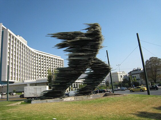 clasicasIEDA's tweet photo. The Runner, una escultura de 20 metros de altura en la Plaza Omonia de Atenas. 
#ieda https://t.co/mnEz7j1i8p