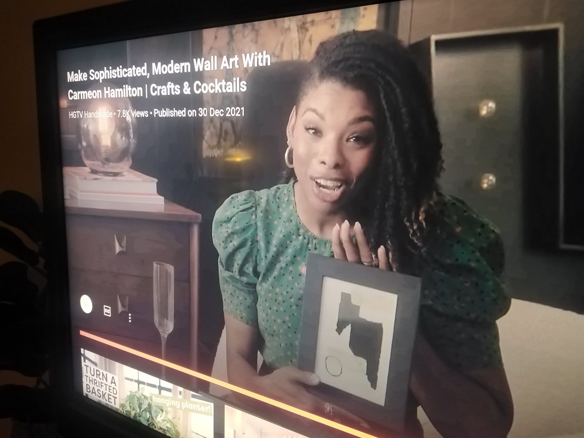 Hellofromhut's tweet photo. Just tried this ~ Make sophisticated modern wall art in the time it takes to drink a cocktail on @HGTVHandmade @YouTube
Can not describe how sh**e mine turned out! #ThisIsHut #interiors https://t.co/UwOnnek6cQ