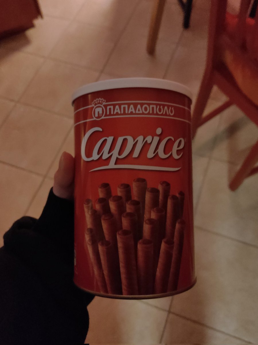 daisyisclose's tweet photo. i had rice noodles again ~230 cals
and then i saw these bad boys and had 5 jskajaak T_T ~185 cals https://t.co/7sK7vyn3DB
