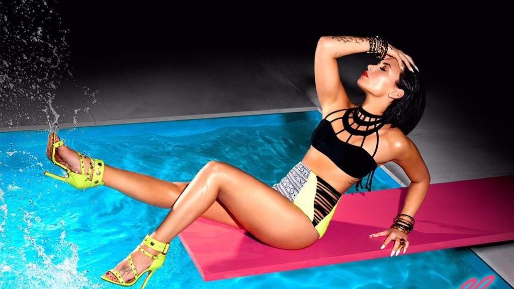 updatecharts's tweet photo. "Cool For The Summer", 2015. https://t.co/evjcQFPCi0