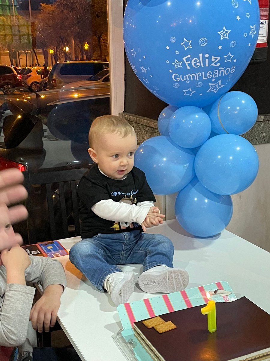 1 añito ya 🎉🎂💙