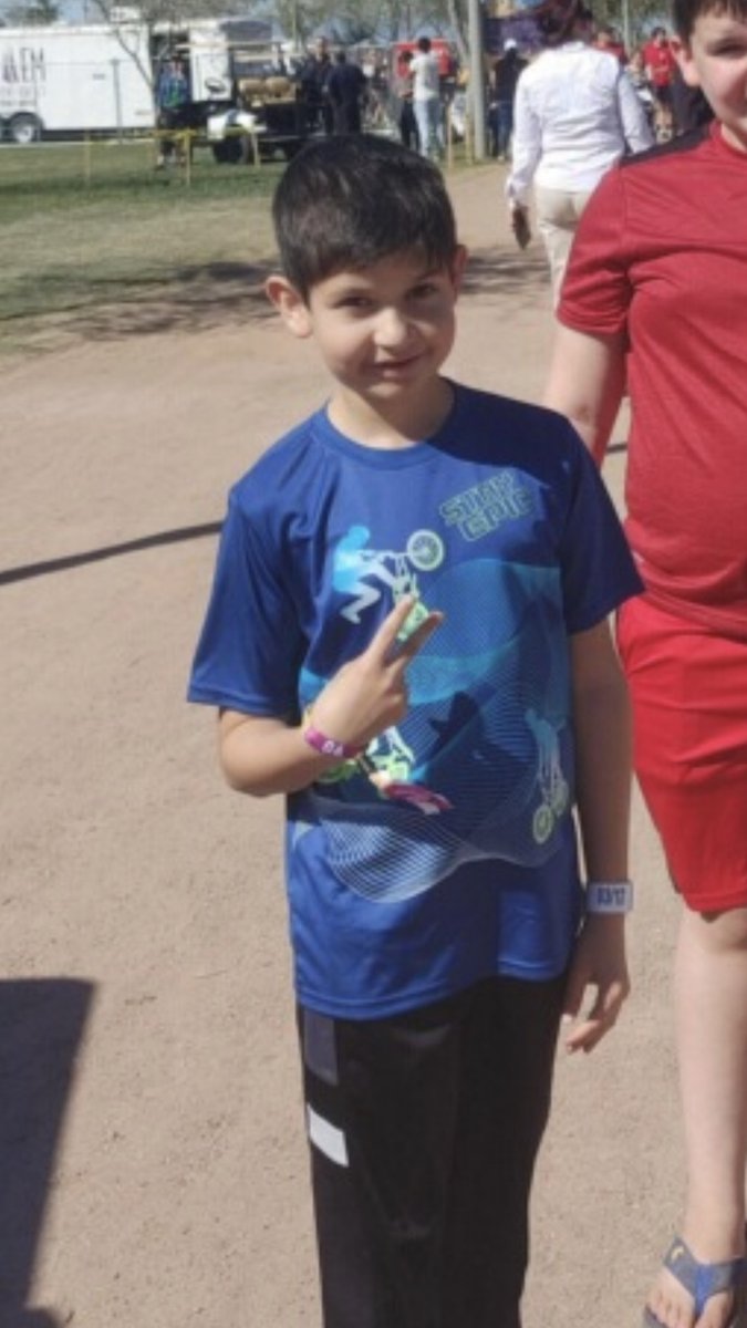 ChandlerPolice's tweet photo. We are looking for a lost juvenile from the Ostrich Festival (area of McQueen &amp; Germann). This photo was taken shortly before he went missing. If you have seen this child, please contact us immediately at (480) 782-4130. https://t.co/mwbyusTROR