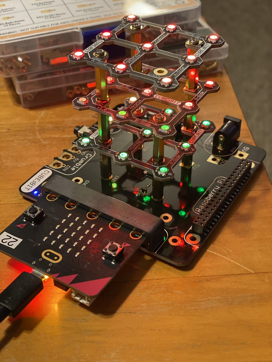 abctec's tweet photo. Snowday gave me time to play with @microbit_edu and #cubebit https://t.co/fisP64ZKV1