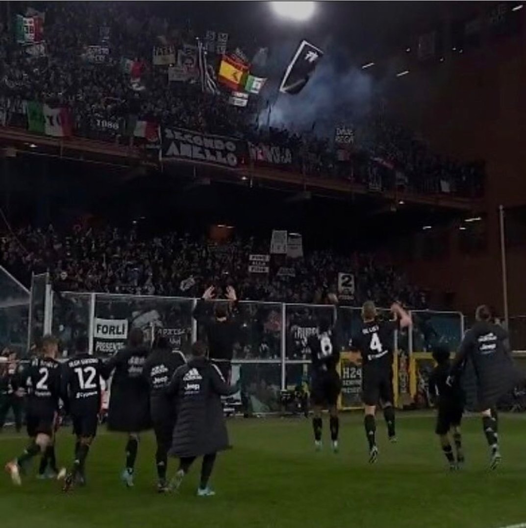 onlyju70's tweet photo. Questa è la #Juventus
Concreti, aggressivi e vincenti...❤⚪⚫
Stiamo arrivando...💪
Sempre al Max 👊 #Allegri
Noi siamo la #Juventus 
#FinoAllaFine #finoallafineforzajuventus #SampdoriaJuventus #PrimoSud #Viking https://t.co/NOruB4M7cb