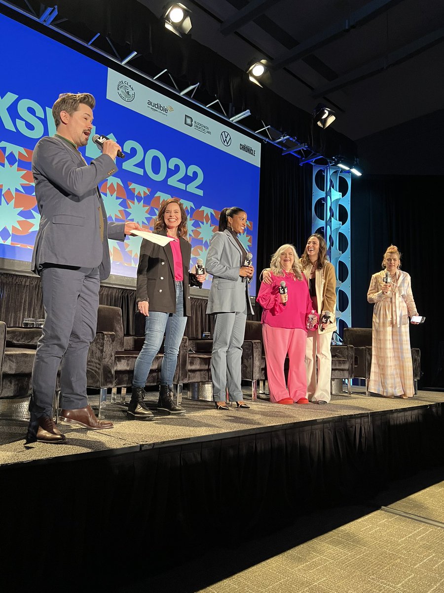 kymills44's tweet photo. Fantastic session with @peacockTV! Very much enjoyed listening to this amazingly funny and powerful group of women (and#AndrewRannells)! https://t.co/GqhIzbir6p