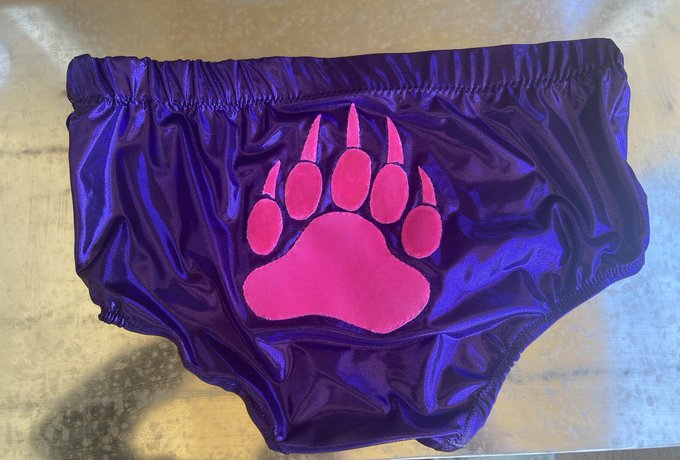 New trunks for the Big Boss! https://t.co/IYrL4bkJwf<a href="/tag/gayprowrestling"class="tags"><span>#gayprowrestling</span></a>