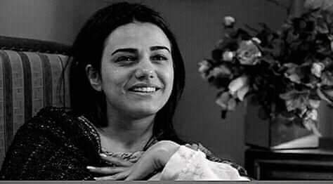 farida_adm_25's tweet photo. عندما يحكي لك شخص عن حزنه وهو يبتسم تأكد انه مات من الداخل ألف مرة،🖤 https://t.co/qdBSjqhGk5