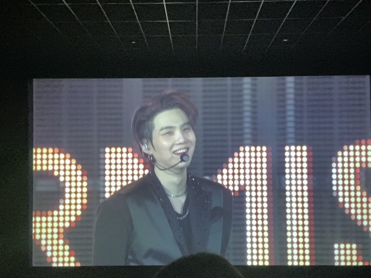 kdramamochi's tweet photo. The Permission to Dance in Seoul Live Viewing was so good!! I wish there were subtitles but it was still great! #PTD_ON_STAGE_SEOUL #PermissionToDanceOnStageSeoul https://t.co/TgQYTOAZXs