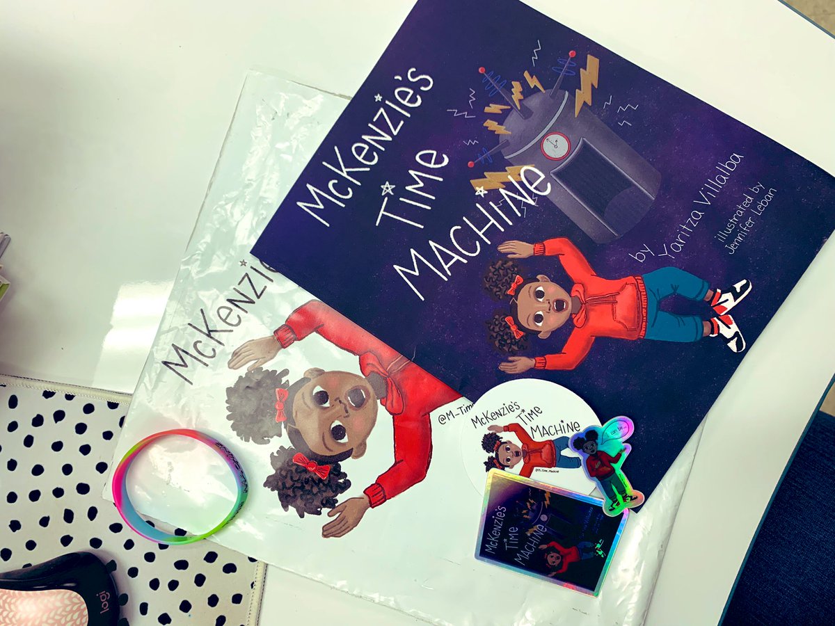 DanaeAcker's tweet image. 🤗I got some happy mail!!! Thank you @inc_yv and @M_Time_Machine for the book and awesome swag! I can’t wait to dive in! #A5EDventure #Vision5 #A5Instruction