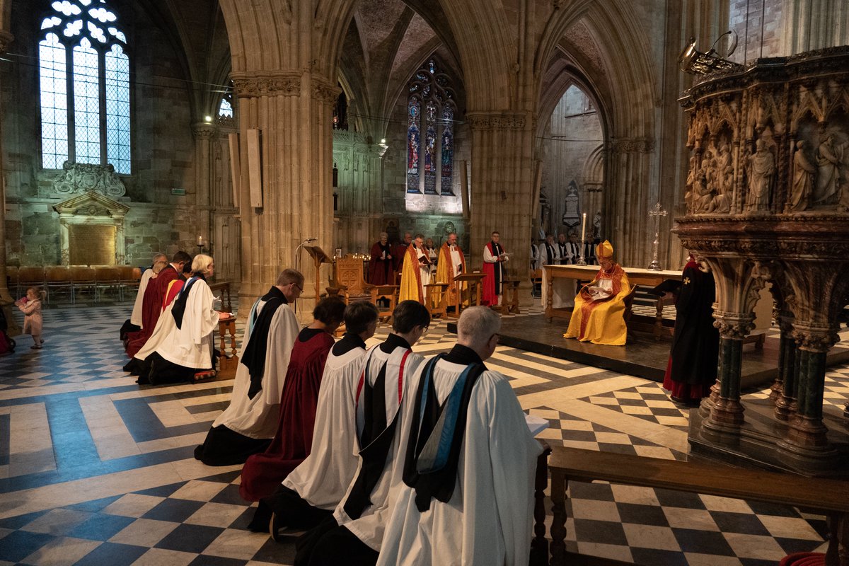 CofEWorcester's tweet photo. Congratulations to everyone who was collated as new Honorary Canons this evening in @WorcCathedral.

@BishopWorcester @BishopofDudley @NikkiGroarke @KempseyRev @HughRChadCorb @AbbeyPershore @SamSetchell @RevDianeCooksey @frtimw @penielrufus https://t.co/OdSlaoCLBj